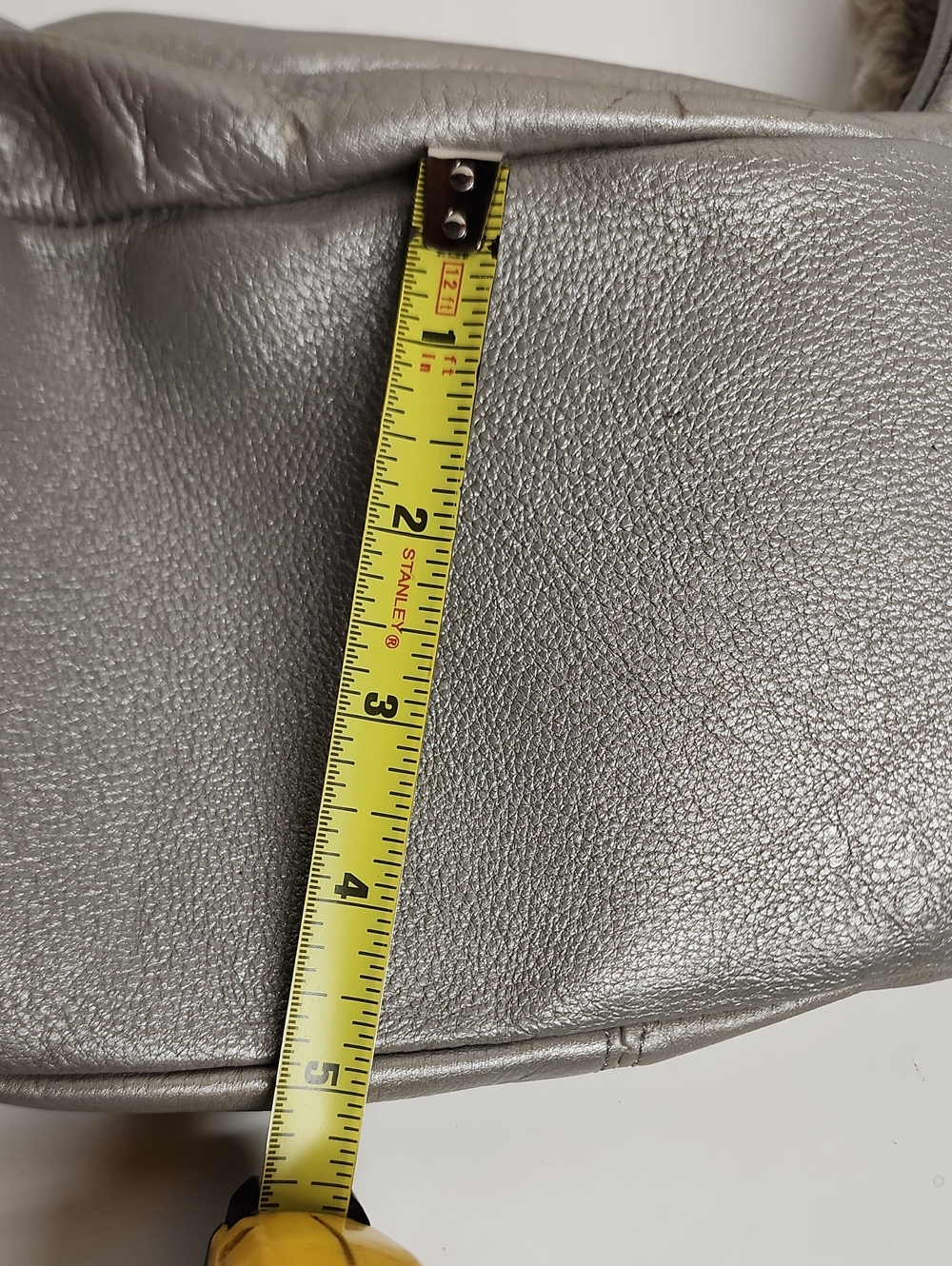 LUCE Sleek Pebbled Leather Shoulder Hobo Bag in Light Gray Minimalist Quality! - Picture 9 of 11